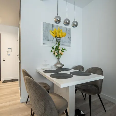 Apartamento Apartly - Hanza Tower