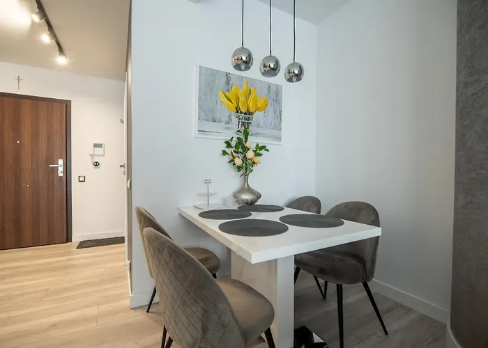 דירה Apartly - Hanza Tower